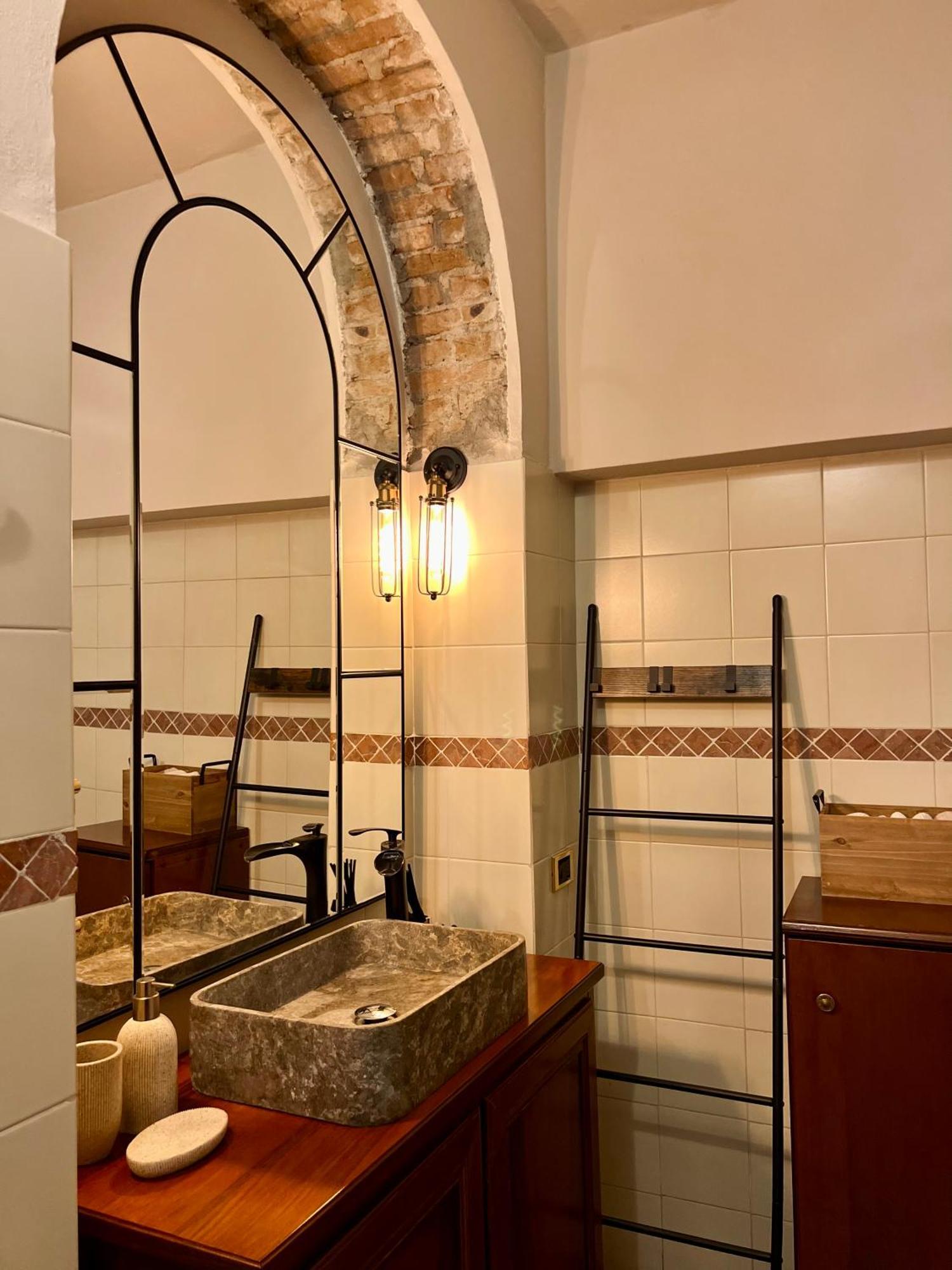 City Center 2 Bedroom Apt Бергамо Екстериор снимка